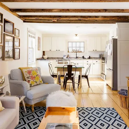 1830 Enchanting, Light-Filled Farmhouse Apartment